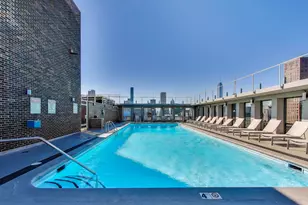 260 E Chestnut St, Chicago, IL 60611 - Photo 22