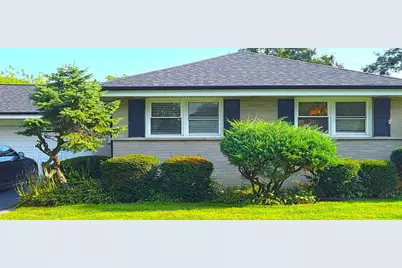 807 E Golfview Drive, Mount Prospect, IL 60056 - Photo 1