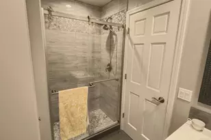 22 Waterbury Ln, Schaumburg, IL 60193 - Photo 20