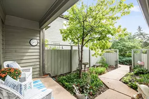 900 Shoreline Rd, Lake Barrington, IL 60010 - Photo 6