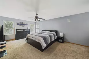 6787 Slate Dr, Carpentersville, IL 60110 - Photo 16
