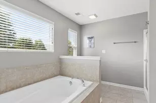 911 Hayden Dr, Yorkville, IL 60560 - Photo 18