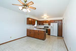 521 Hawthorne Ln, Peotone, IL 60468 - Photo 14