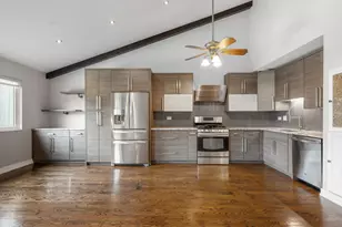 780 Golfview Dr, Roselle, IL 60172 - Photo 2