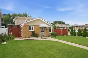 6559 W 60th Pl, Chicago, IL 60638 - Photo 2