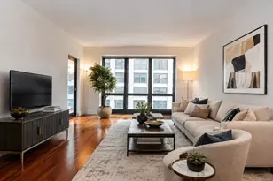 130 N Garland Ct, Chicago, IL 60602 - Photo 2