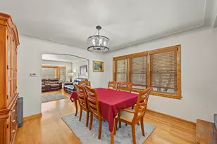 6218 W Huntington St, Chicago, IL 60646 - Photo 8