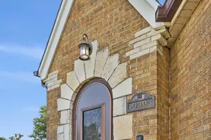 10303 S California Ave, Chicago, IL 60655 - Photo 2