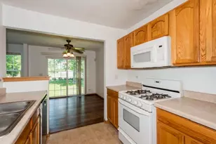 2341 Stoughton Cir, Aurora, IL 60502 - Photo 2