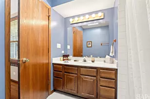 564 Wilson Ave, Park City, IL 60085 - Photo 16