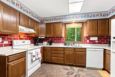564 Wilson Avenue, Park City, IL 60085 - Photo 6