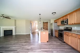 5604 Jackie's Dr, Loves Park, IL 61111 - Photo 4