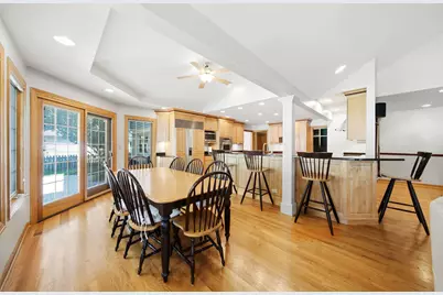 1654 Wadsworth Road, Wheaton, IL 60189 - Photo 12