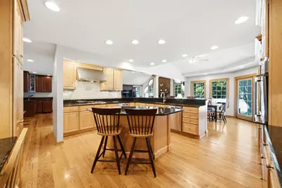 1654 Wadsworth Road, Wheaton, IL 60189 - Photo 8