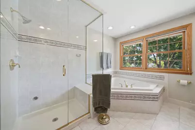 1654 Wadsworth Road, Wheaton, IL 60189 - Photo 24