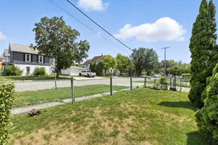 514 E Jackson St, Joliet, IL 60432 - Photo 2
