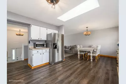 557 Delaware Trail, Carol Stream, IL 60188 - Photo 10