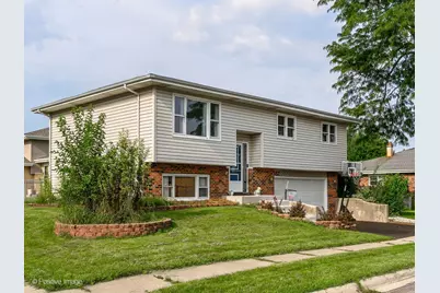 557 Delaware Trail, Carol Stream, IL 60188 - Photo 2