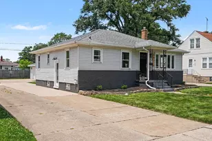18316 Sherman St, Lansing, IL 60438 - Photo 2