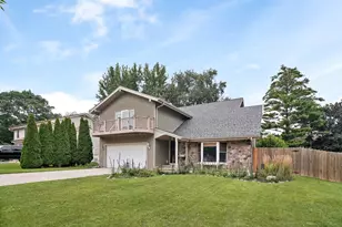 669 Tamarisk Terrace, Crystal Lake, IL 60014 - Photo 2