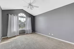 938 Little Falls Ct, Elk Grove Village, IL 60007 - Photo 14