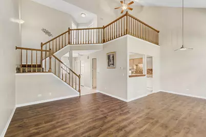 938 Little Falls Court, Elk Grove Village, IL 60007 - Photo 4
