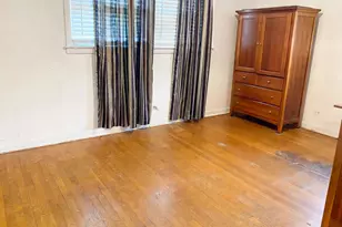 9521 S Knox Ave, Oak Lawn, IL 60453 - Photo 8