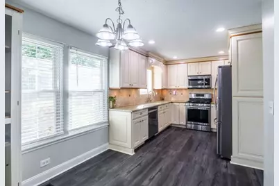 1575 Stockton Lane, Crystal Lake, IL 60014 - Photo 6