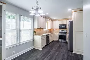 1575 Stockton Ln, Crystal Lake, IL 60014 - Photo 6