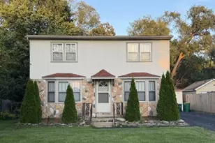 19 Arlington Ln, Fox Lake, IL 60020 - Photo 1