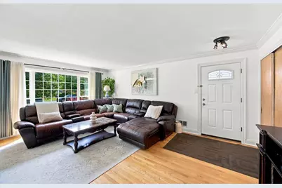 8626 Saint Louis Avenue, Skokie, IL 60076 - Photo 2