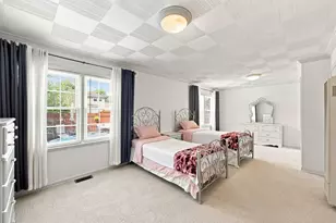 8626 St Louis Ave, Skokie, IL 60076 - Photo 12