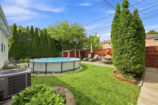 8626 St Louis Ave, Skokie, IL 60076 - Photo 22