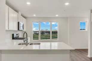 293 Basin Ct, Saint Charles, IL 60174 - Photo 4