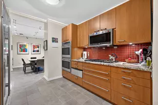 55 W Delaware Pl, Chicago, IL 60610 - Photo 30