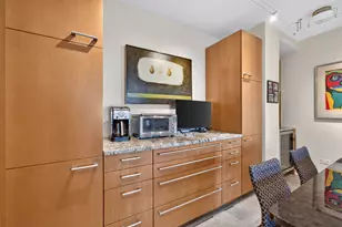 55 W Delaware Pl, Chicago, IL 60610 - Photo 26