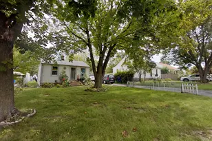 117 Baldwin Ave, Waukegan, IL 60085 - Photo 1