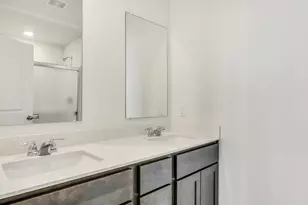 295 Basin Ct, Saint Charles, IL 60174 - Photo 2