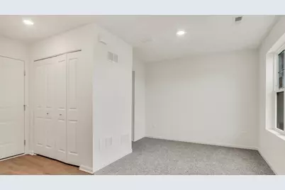 295 Basin Court, Saint Charles, IL 60174 - Photo 8