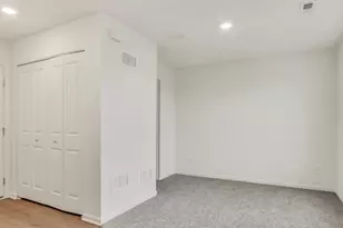 295 Basin Ct, Saint Charles, IL 60174 - Photo 8