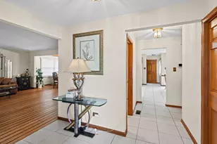 18449 Holland Rd, Lansing, IL 60438 - Photo 6