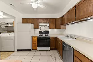 8245 Poplar Ln, Palos Hills, IL 60465 - Photo 6