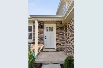 525 N Clarendon Avenue, Lombard, IL 60148 - Photo 2