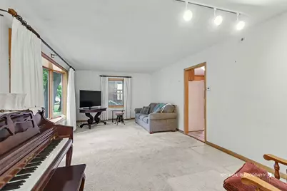 10583 W Woodland Avenue, Beach Park, IL 60087 - Photo 4