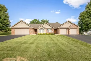 713 Birch St, Byron, IL 61010 - Photo 2