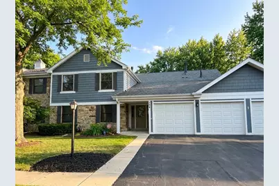 734 Plumtree Court #C1, Wheeling, IL 60090 - Photo 1