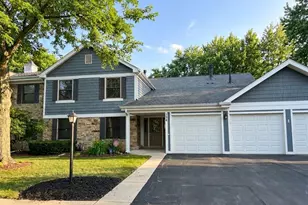 734 Plum Tree Ct, Wheeling, IL 60090 - Photo 1