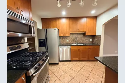 734 Plumtree Court #C1, Wheeling, IL 60090 - Photo 2
