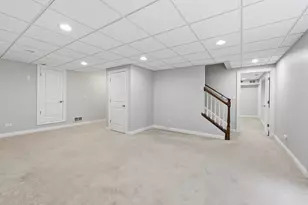 240 Regency Ct, Wauconda, IL 60084 - Photo 30