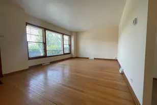 5819 S Narragansett Ave, Chicago, IL 60638 - Photo 2